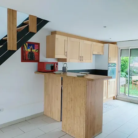 Loft Independant Et Jardin 度假居 *
